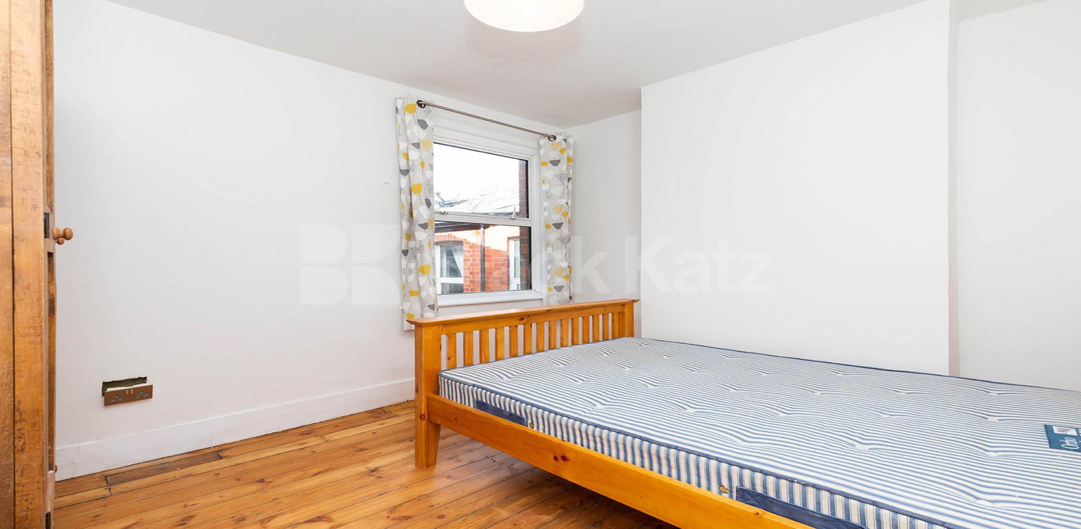 			3 Bedroom, 2 bath, 1 reception Apartment			 Ballards Lane, FINCHLEY CENTRAL N3